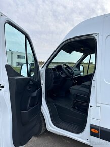 Renault Master 2299 cm³ - 13