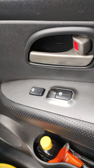Kia Carens, r.v. 2007 CRDi, 103kW - 13