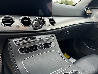 Mercedes-Benz E 300 2020 - 13