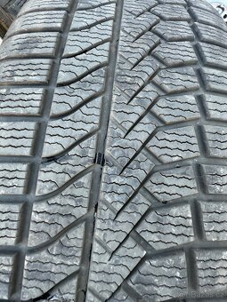 Passat B8 R-LINE - DVĚ SADY PNEU - 235/40 R19 - 13