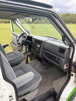 VW TRANSPORTER POJÍZDNÉ OBČERSTVENÍ - 13