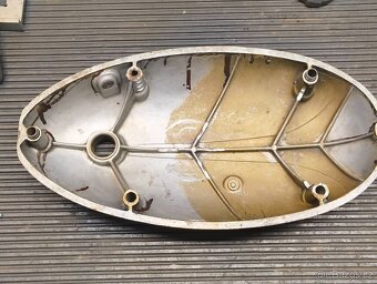 Víko spojky Jawa pérák 250 350 11 půlbuben 353 kryt motoru - 13