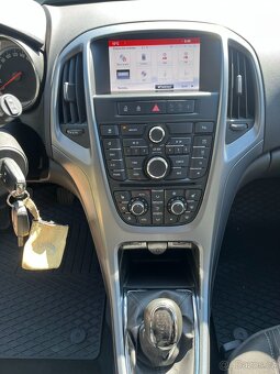 Opel Astra 1.4 T Serviska Tempomat 1. Majitel - 13