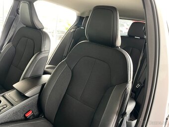 Volvo XC40 D4,AWD,140kW,LED,Nav,Kamer,DPH - 13