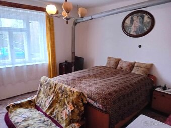 Rodinný dům se zahradou v obci Litobratřice - 13