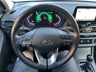 Hyundai i30, 1.6 CRDI 100kw, automat, DPH, 1.majitel, ZÁRUKA - 13