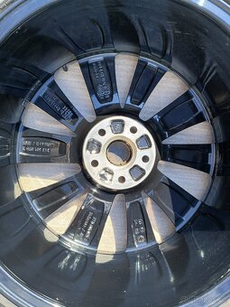 Pěkná orig alu kola Supernova, Š Superb Michelin 235/40/19 - 13