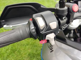 Triumph Tiger 850 Sport (2021) doplňky, QS, serviska, po ser - 13