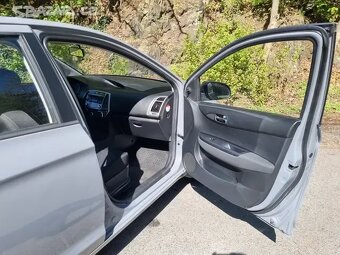Hyundai i20 1.2i 62kW,1.Majitel,ČR,Klima,Výhřev sedaček,Serv - 13