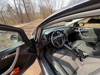 Opel Astra 1.4 Turbo, ve výborném stavu - 13