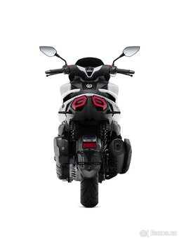 Malaguti Madison 125 ABS akční cena 77990 + helma zdarma - 13