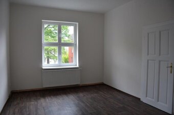 Pronájem bytu 3 + 1, 103 m2, 1. patro, v centru Pardubic - 13