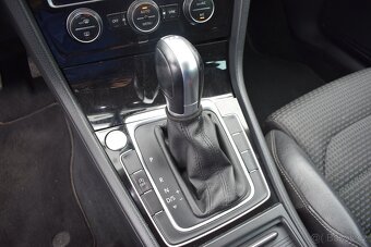 Volkswagen Golf 2,0 TDI AUTOMAT 1.MAJ,NOVÉ ČR,SUPER STAV - 13
