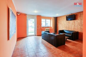 Prodej hotelu, penzionu, 2203 m², Lišov, ul. třída 5. května - 13