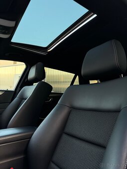 Mercedes-Benz E350 Bluetec 4Matic - 13