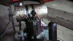 Spalovací motor s čerpadlem - 13