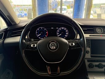 Volkswagen Passat 2,0 TDI 110kW,SERVISKA,DSG - 13