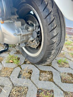 Vespa 300 GTS - 13