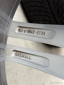 Mercedes R19 AMG z Mercedes E43 E53 W213 Michelin zimní - 13