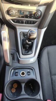 Ford Focus 1.6 TDCi, kombi, 85kW, 2013 - 13