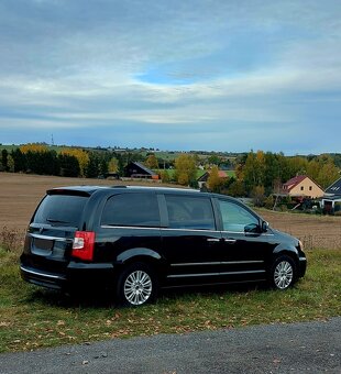 Lancia Voyager 2.8l výbava Platinum - 13