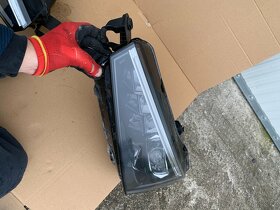 predni led svetla xenon skoda scala levy pravy - 13