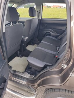 Mitsubishi Outlander 2,2 DiD 4WD 130kW/177k, manuál 6 st. - 13