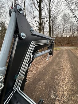 Čelní nakladač na traktor HYDRATRAC 1600 - 13