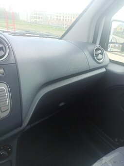 Ford Transit Connect - 13