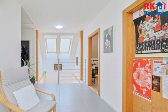 Prodej rodinného domu 5+1 se zahradou u centra města Český B - 13