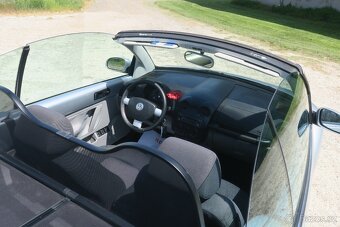 VOLKSWAGEN NEW BEEATLE CABRIOLET, 1.6i 75 kW, PĚKNÝ STAV - 13