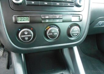 Volkswagen Jetta 2,0 TDI 103 kW CZ Serviska nafta - 13