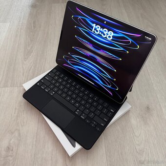 iPad Pro 12.9 6 gen + Magic Keyboard + Apple Pencil 2 - 13