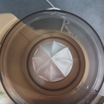 Kuchyňský robot - 13