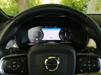 Volvo XC40 2.0 D4 AWDA/TKŮŽEBLIS - 13