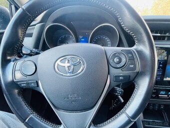 Toyoty Auris 1.6i - 79 KW ČR,KAMERA,ALU KOLA. - 13