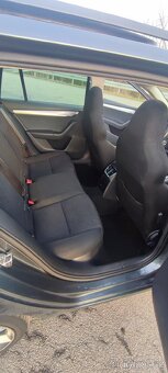 Prodám Skoda Octavia 2.0 TDI DSG Combi Panoramadach - 13