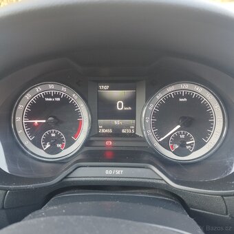 Škoda Octavia Combi 2.0 TDI - 13