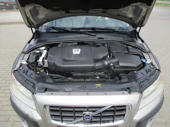 VOLVO XC70 D5 151kw AWD Momentum Kinetic 07/2010 - 13