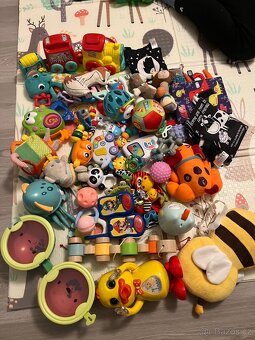 Velký mix hraček - 13