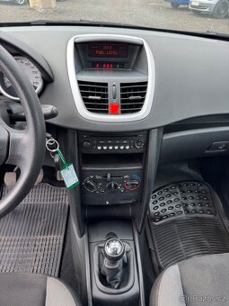Peugeot 207 - 13