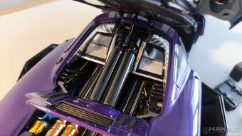 Model McLaren F1 1:18 LCD Models - 13