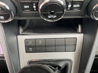 Škoda Octavia 2,0 TDi Serviska, Výhřev, ALU - 13