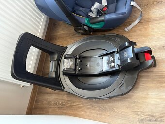 Autosedačka Britax Römer babysafe isense s otočnou základnou - 13