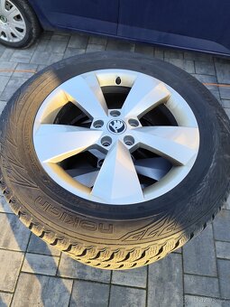 Sadu zimních kol Nokian 215/65R17,5x112 - 13