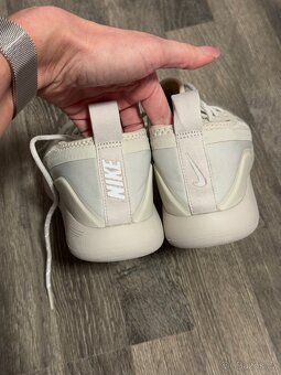 Lehké běžecké tenisky Nike vel. 39 - 13