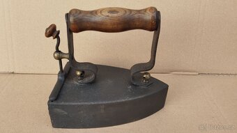 Stará žehlička patent W.LUNDH No 5 nahřivacím tělískem. - 13