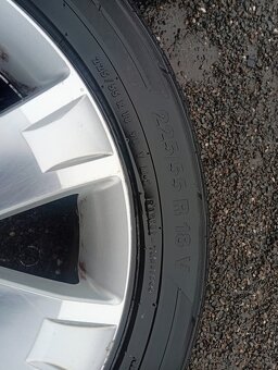 MITSUBISHI OUTLANDER ORIG. KOLA 18" S PNEU 225/55R18 - 13