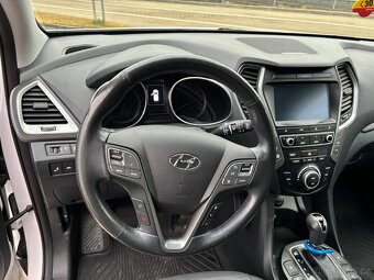 Hyundai Grand Santa Fe - 13