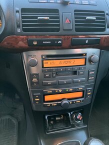 Toyota Avensis combi 2.0 - 13